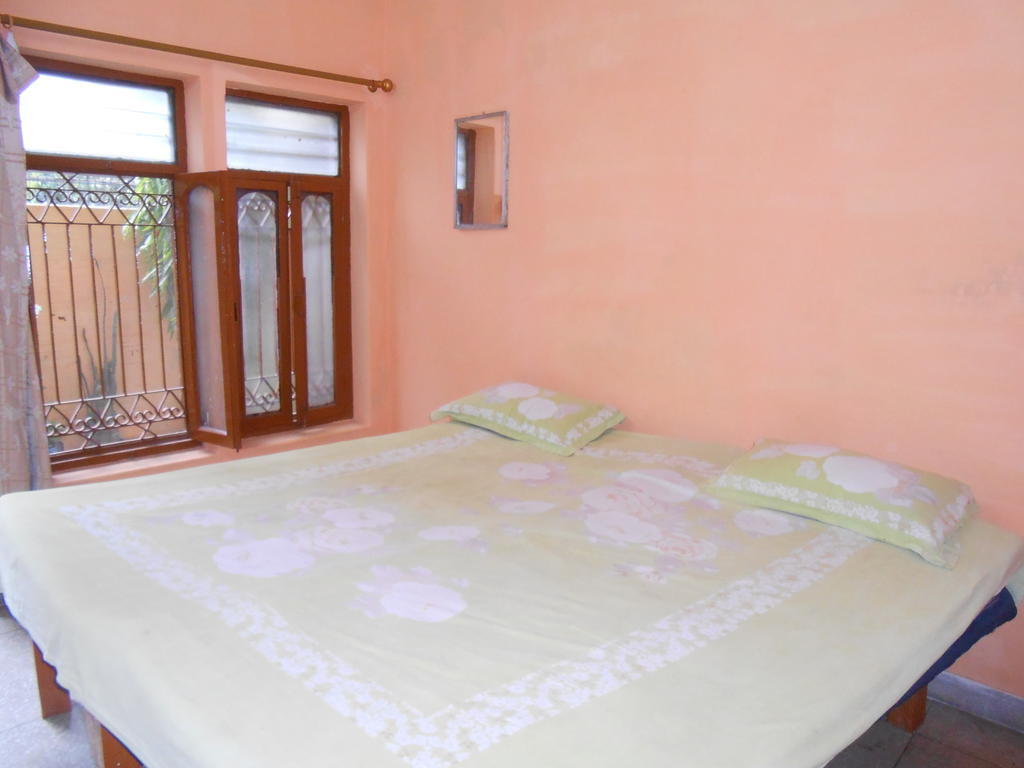 Maruti Guest House Varanasi Zimmer foto